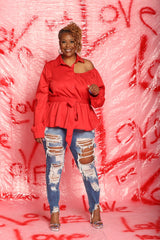PEEKABOO SHOULDER TOP - CURVY