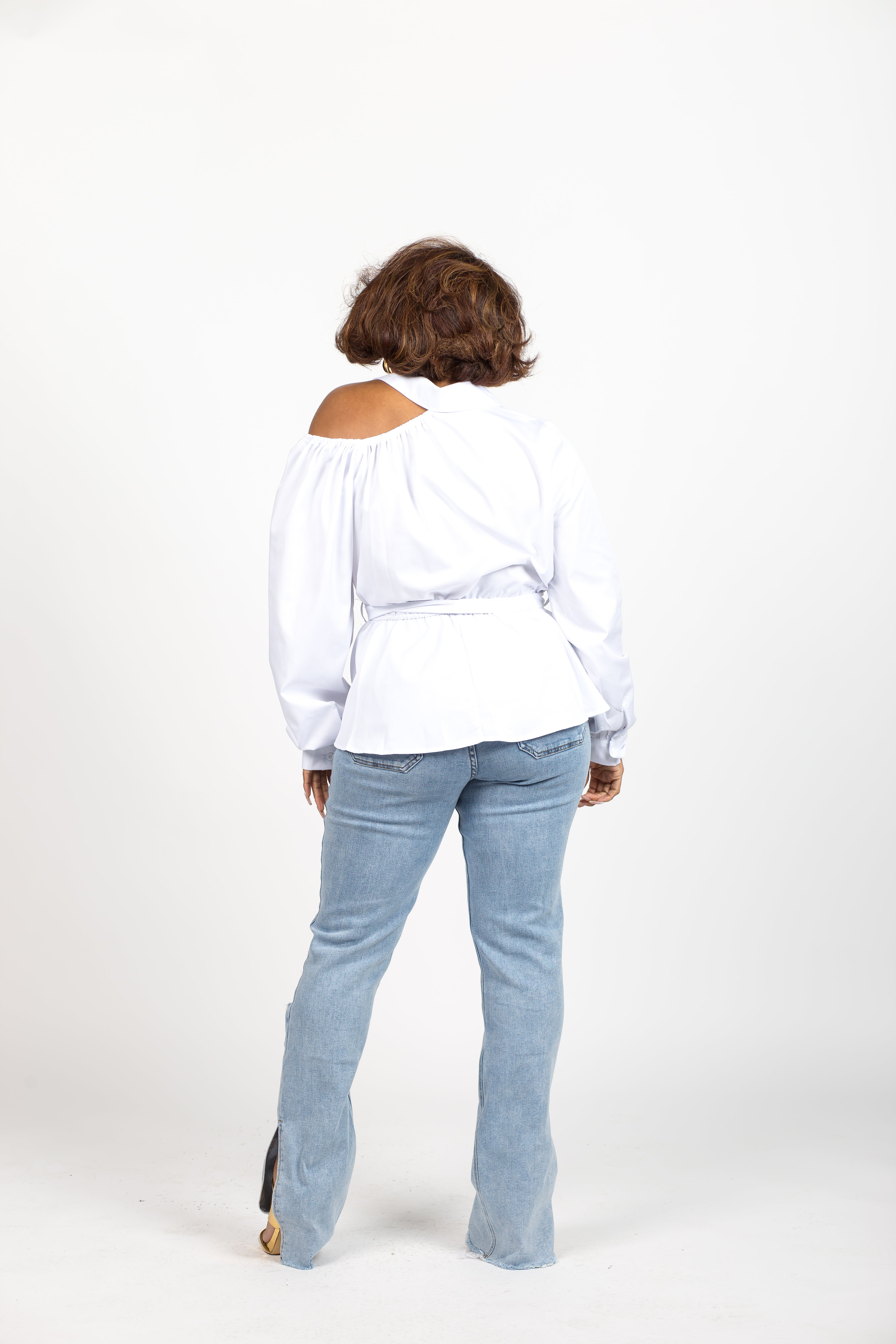 PEEKABOO SHOULDER TOP